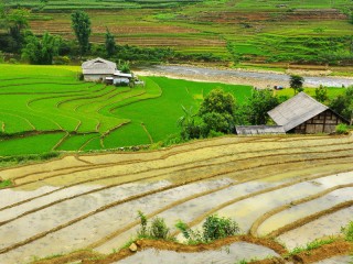 Sapa 2 Days Tour by Limousine bus