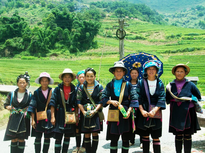 Sapa 2 Days Tour by Limousine bus