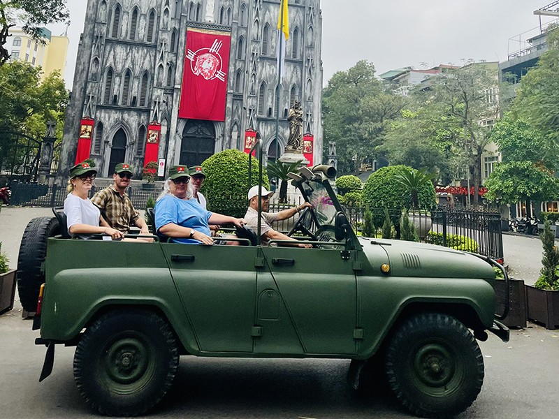 Hanoi City Jeep Tour Half-day: Food, Culture & Fun (4 hours)