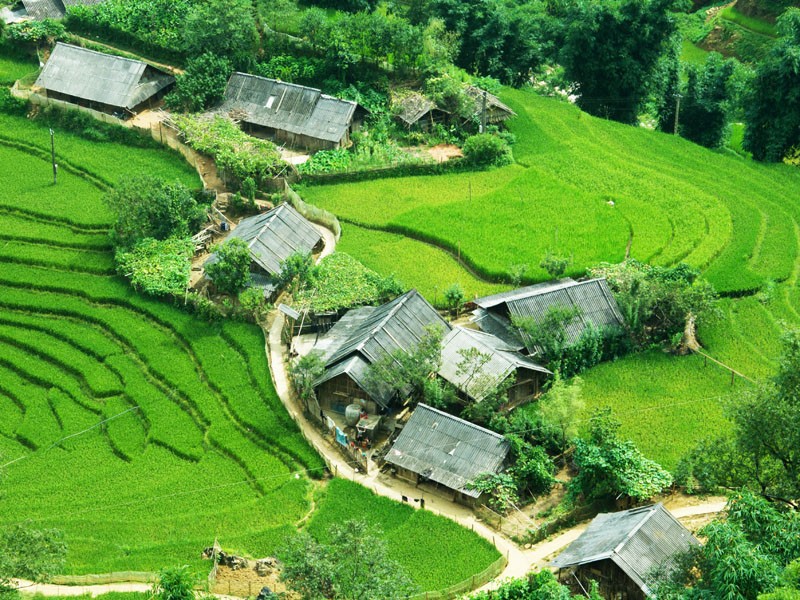 Sapa 2 Days Tour by Limousine bus