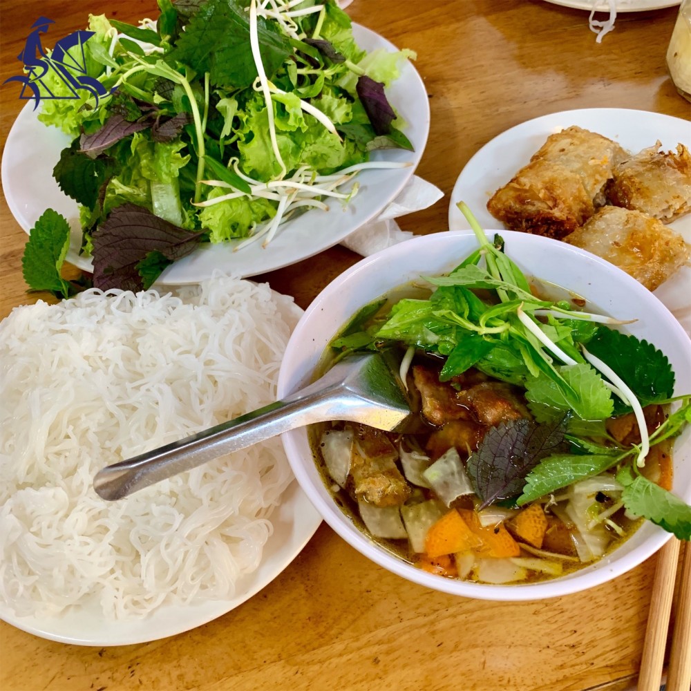 Hanoi half-day on-back of motorbike tour with street food (4 hours) - Private tour